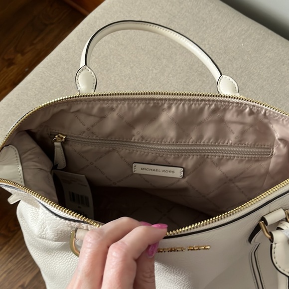 Michael Kors Lt Cream Lenox Leather Bag - Picture 4 of 7